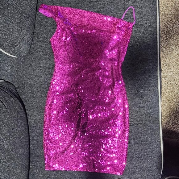 Hello Molly sequined dress (small) - New With Tags - Picture 1 of 7